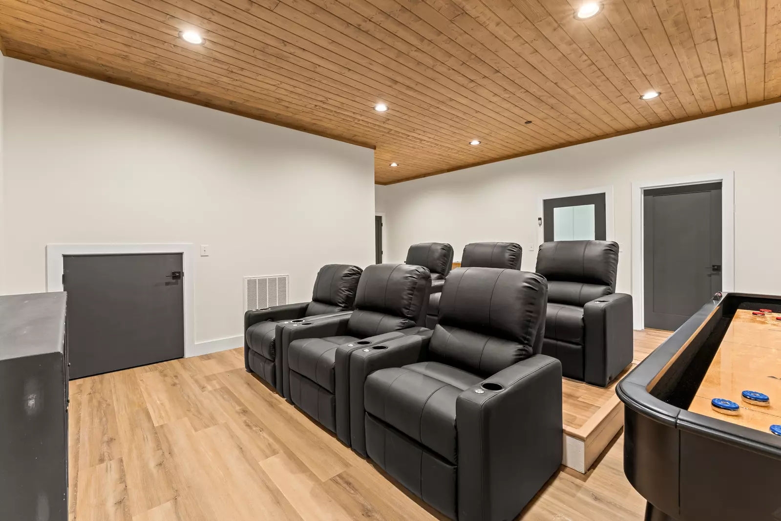 3823 Heavens View Ln