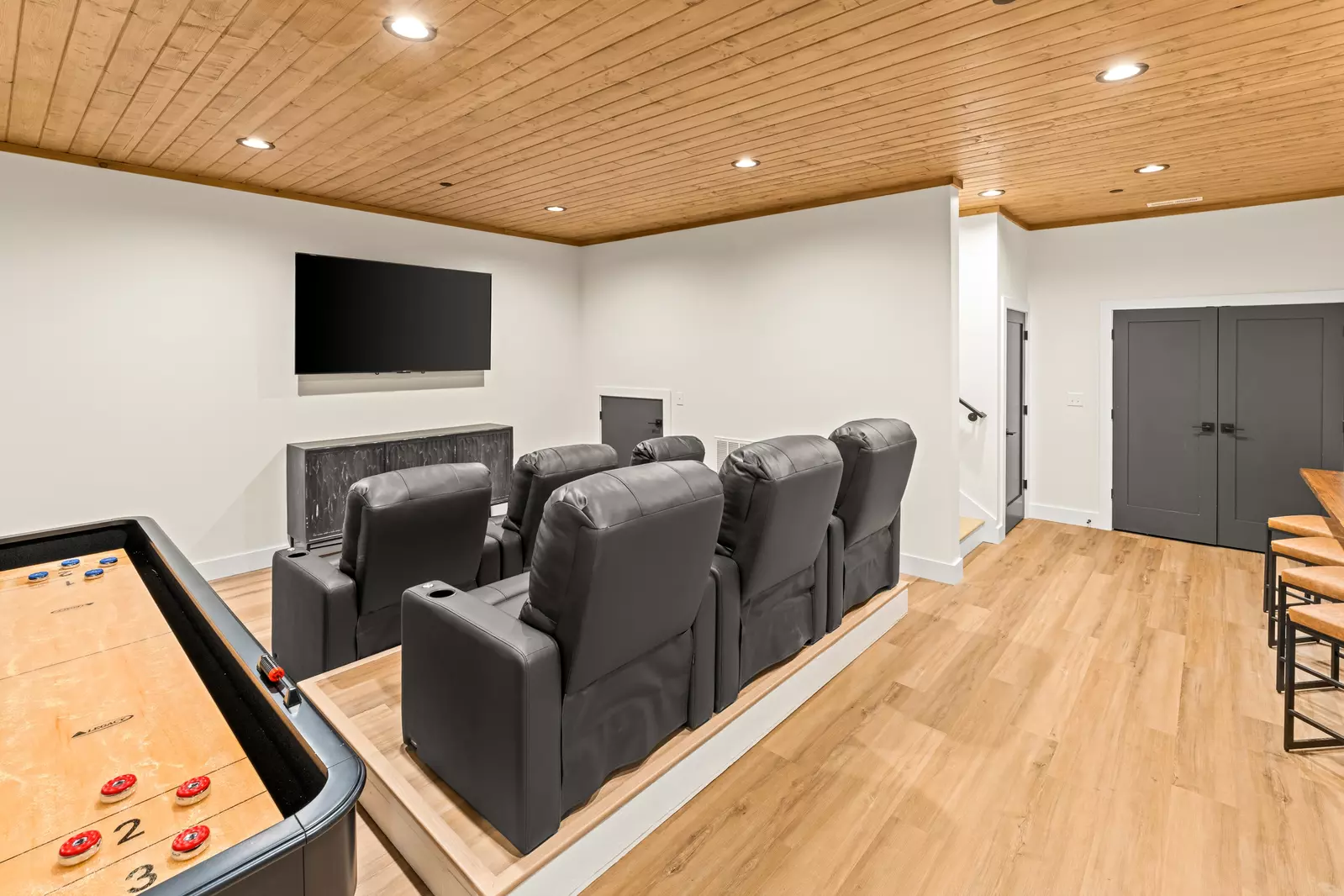 3823 Heavens View Ln