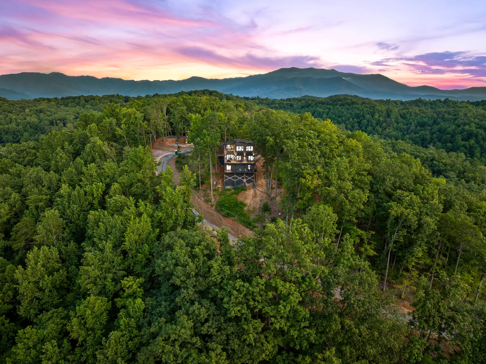 3823 Heavens View Ln