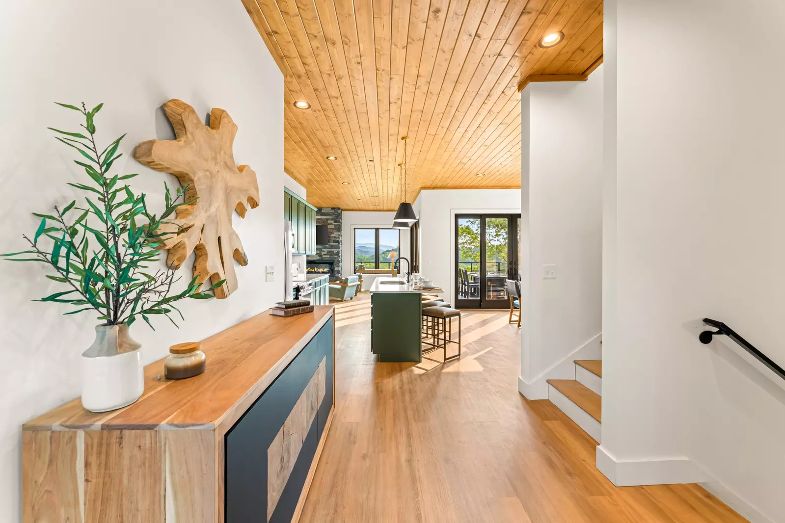 3819 Heavens View Lane