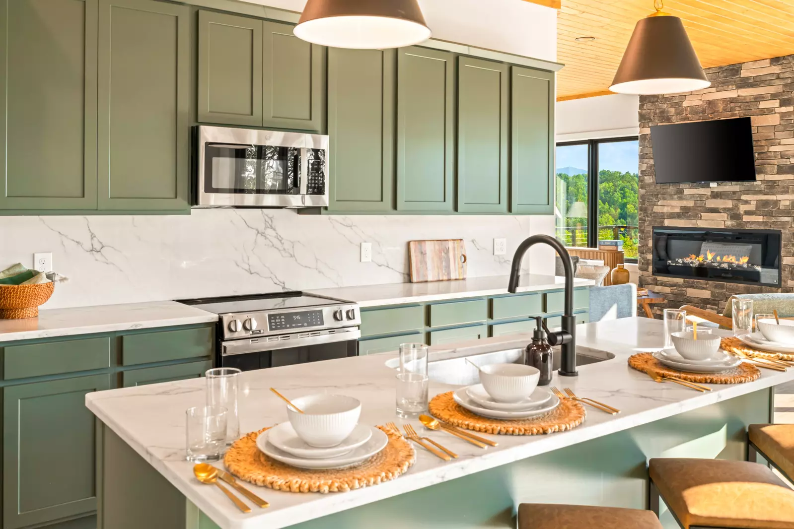 3819 Heavens View Lane