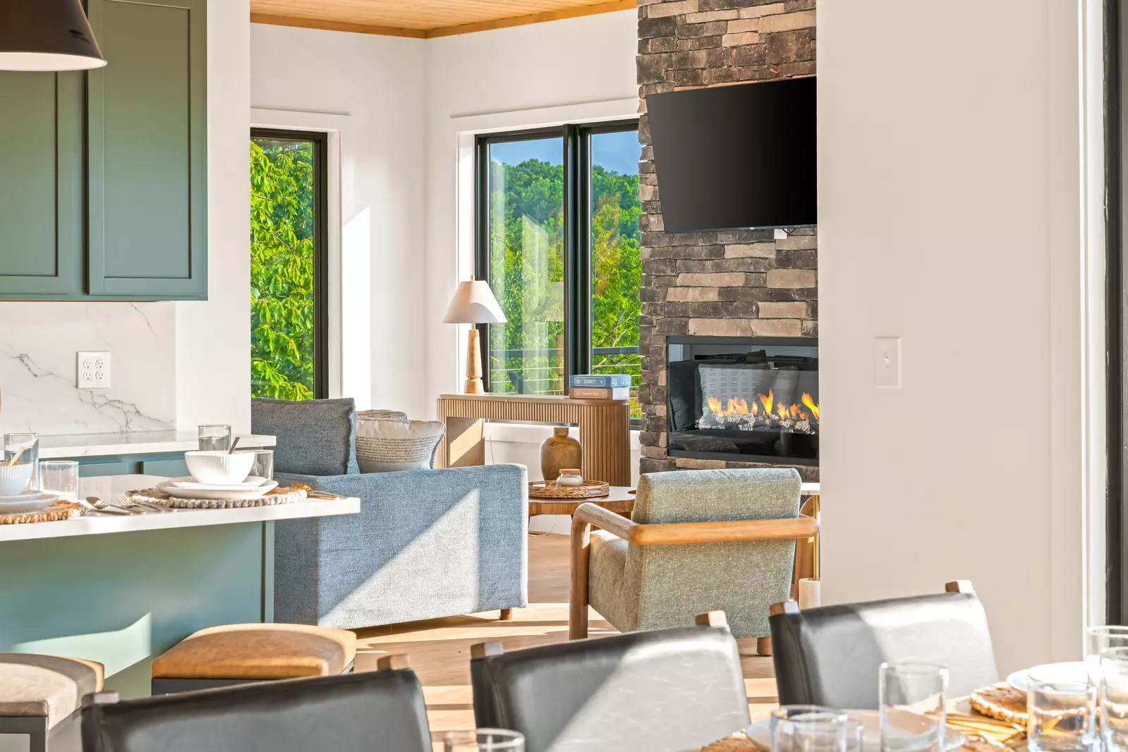 3819 Heavens View Lane