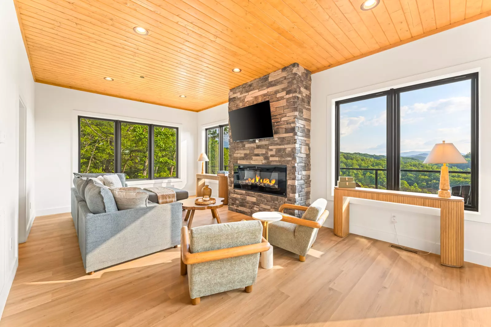 3819 Heavens View Lane