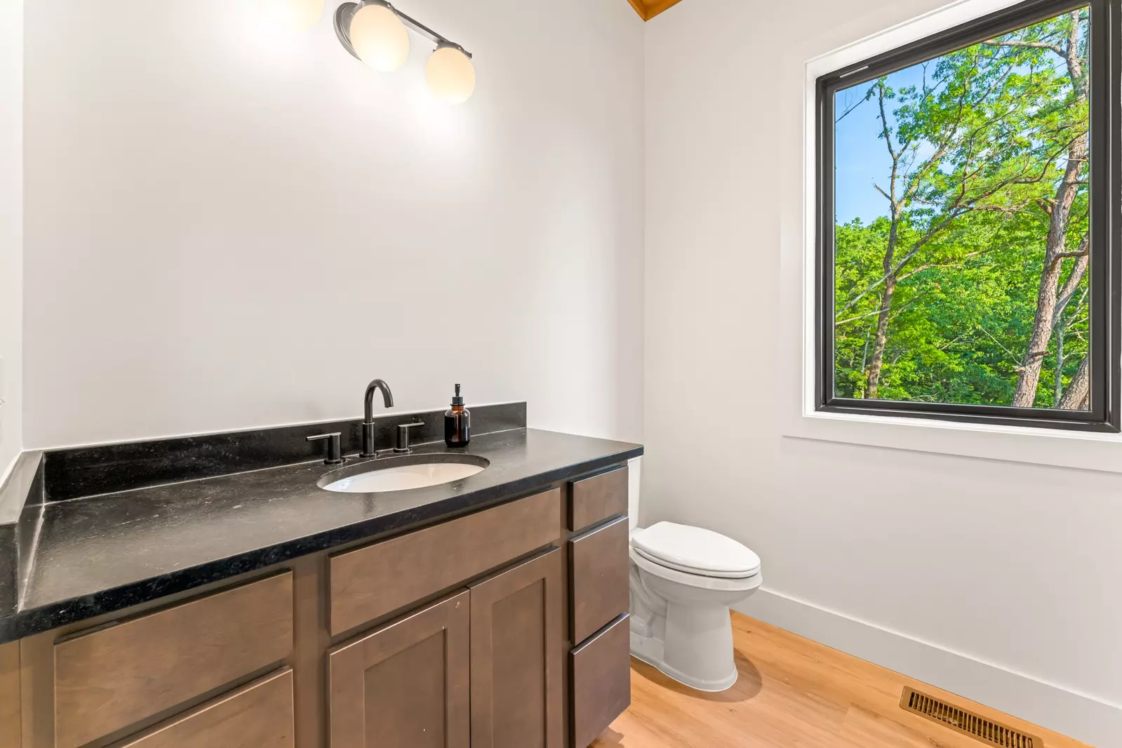 3819 Heavens View Lane