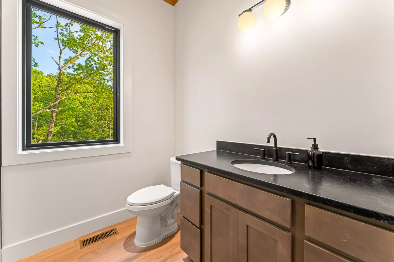 3819 Heavens View Lane