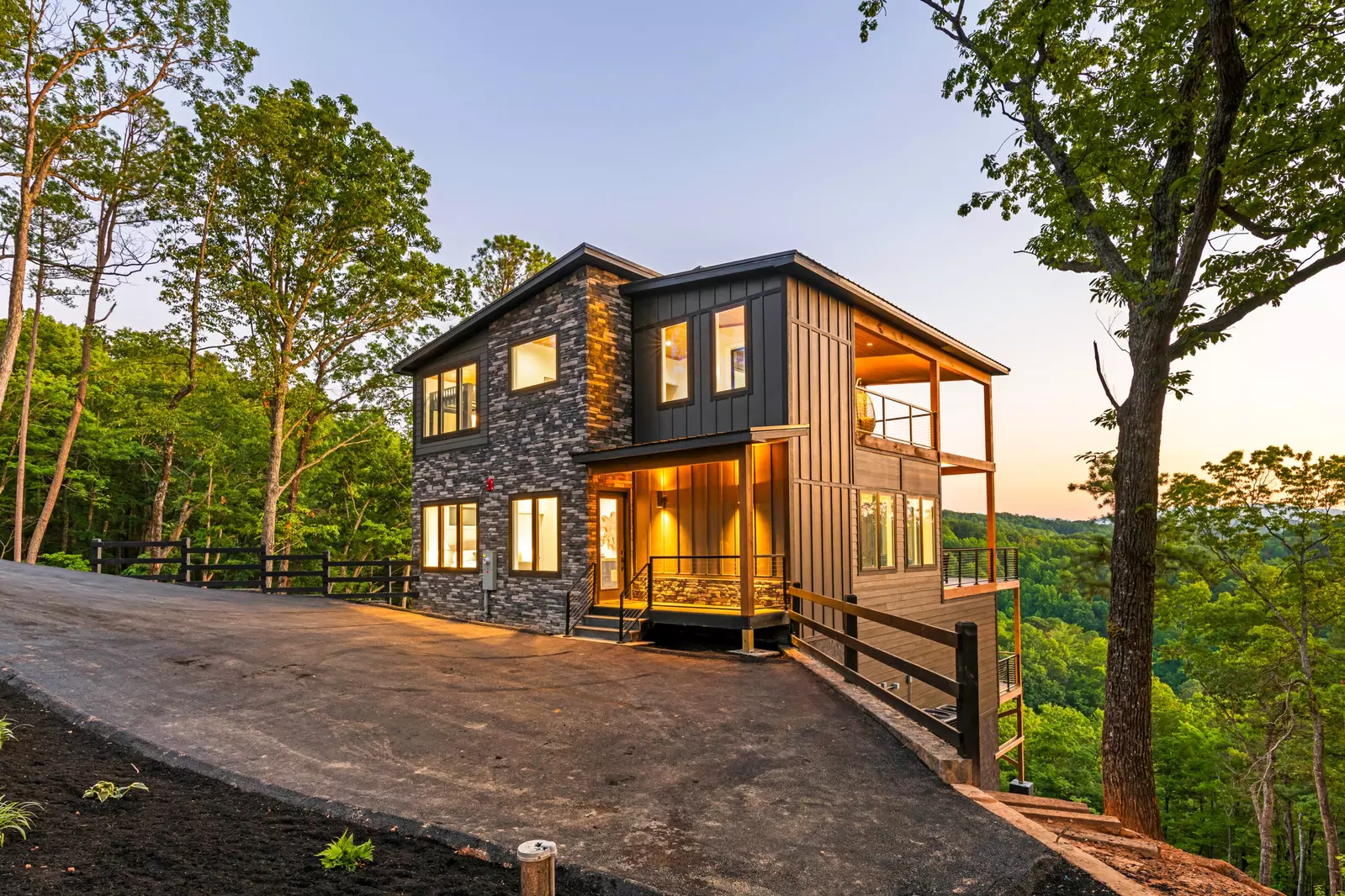 3819 Heavens View Lane