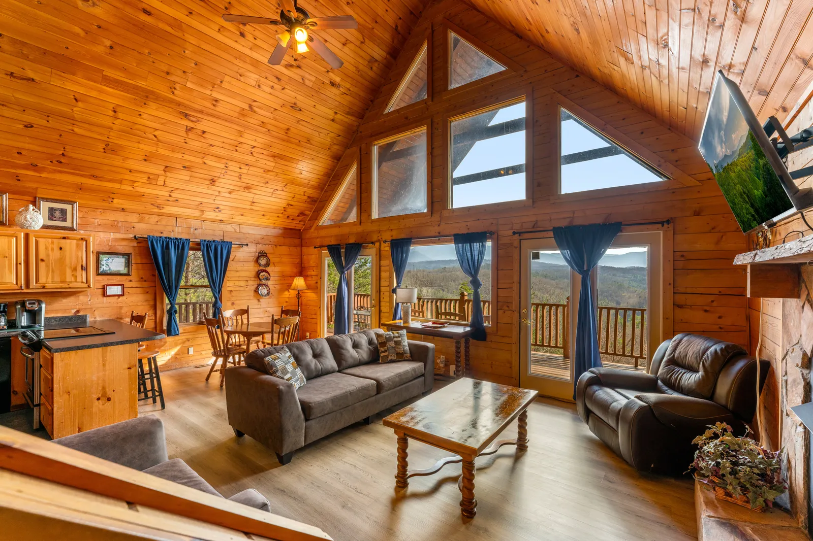 1910 E Mountain View Way