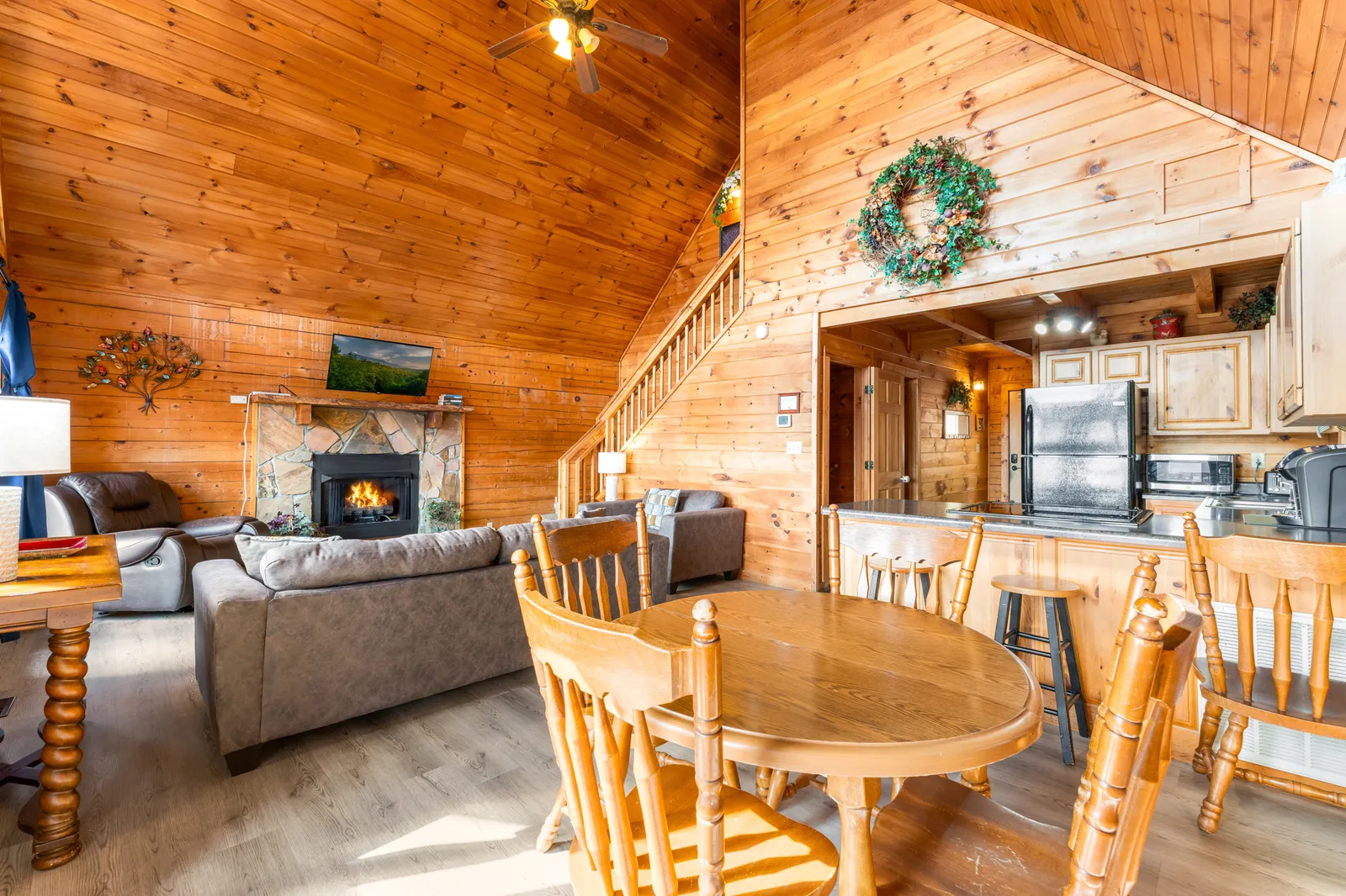 1910 E Mountain View Way