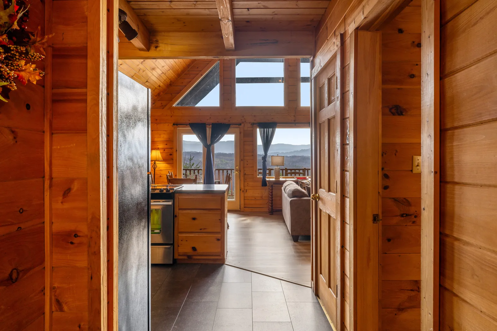 1910 E Mountain View Way