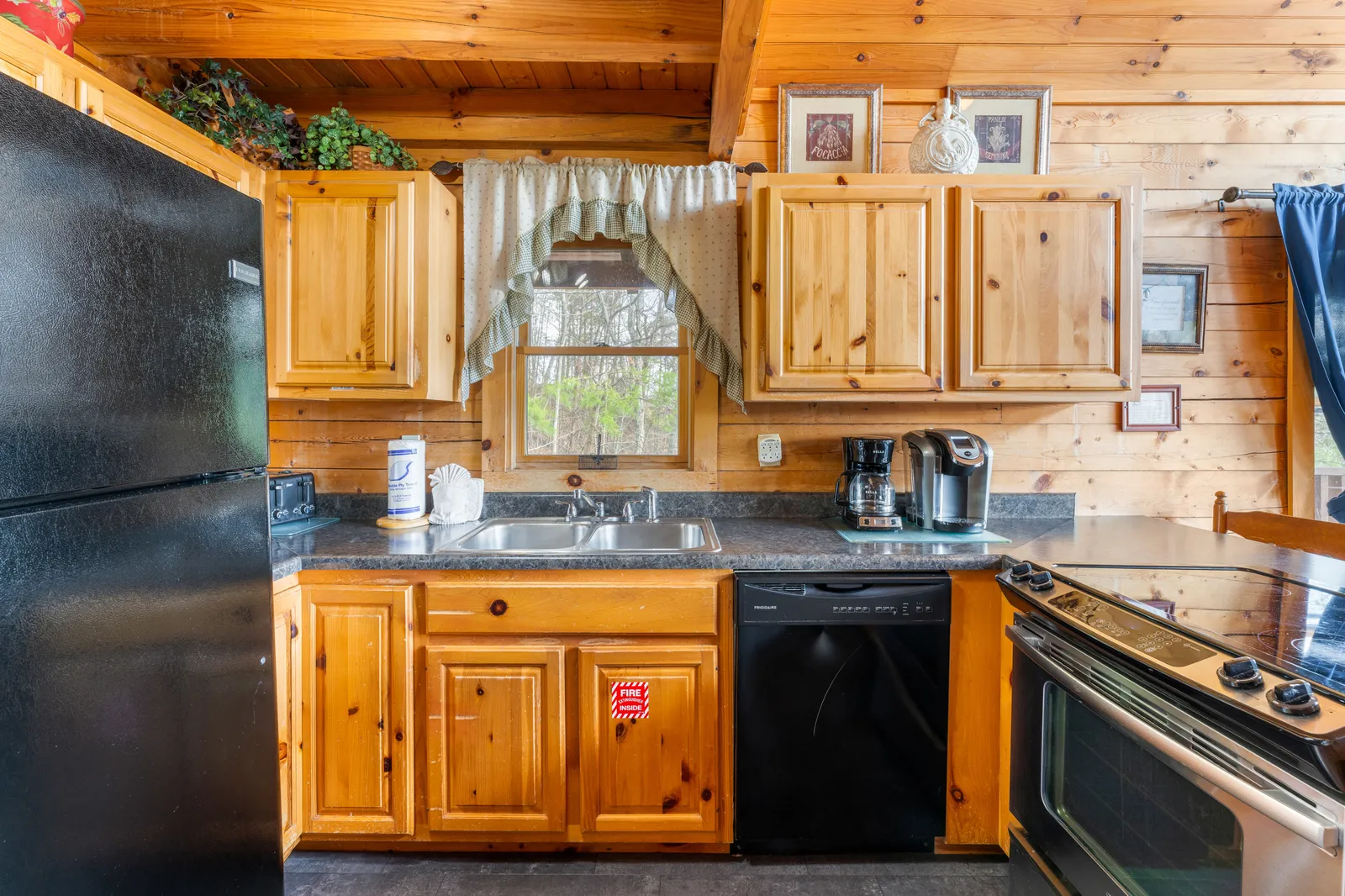 1910 E Mountain View Way