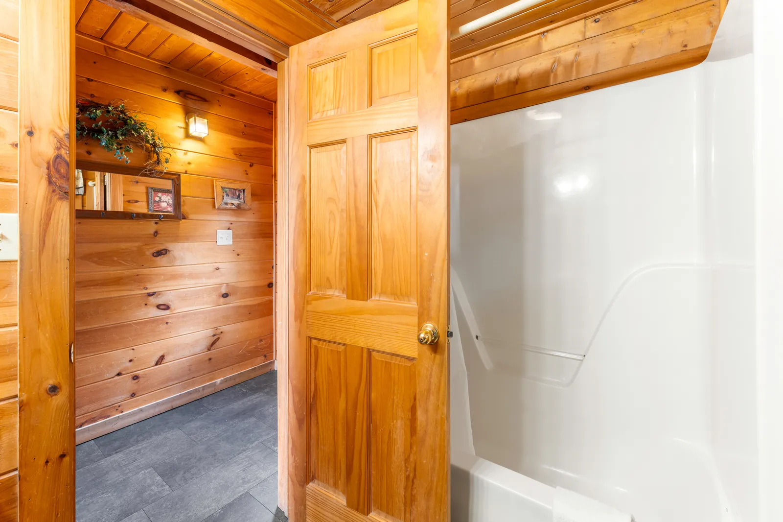 1910 E Mountain View Way