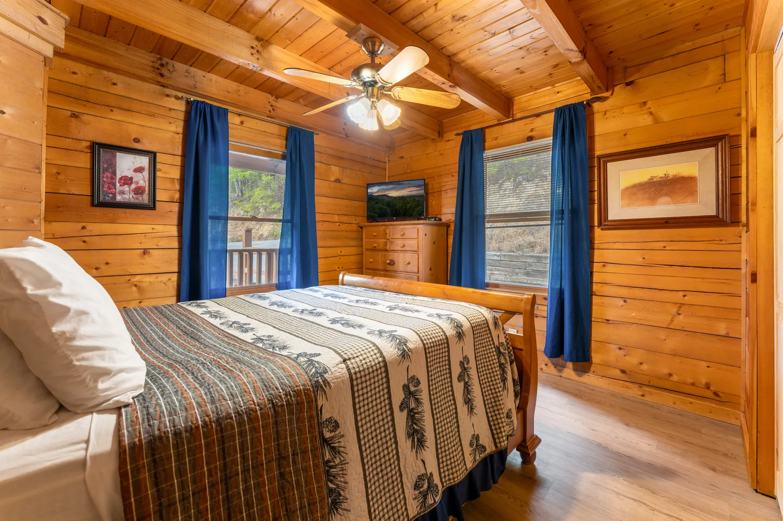 1910 E Mountain View Way