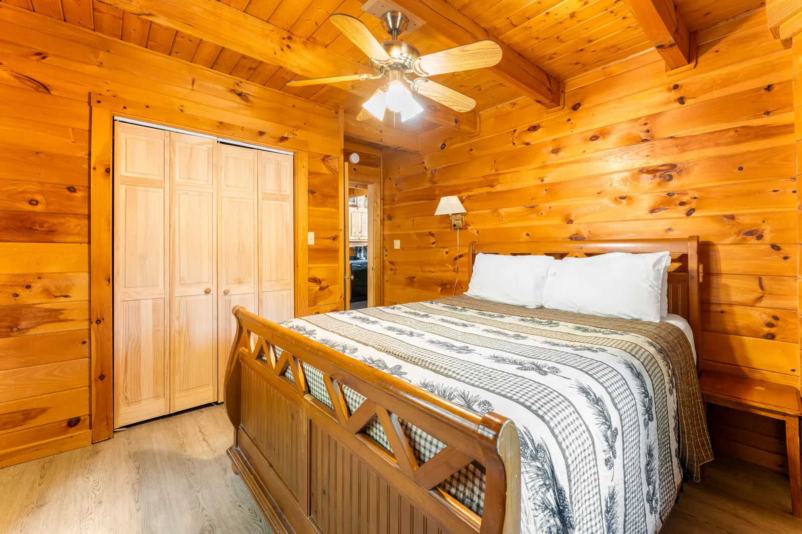 1910 E Mountain View Way