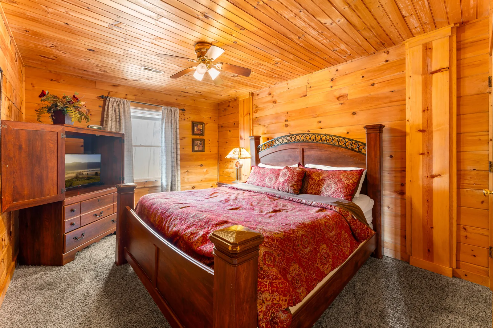 1910 E Mountain View Way