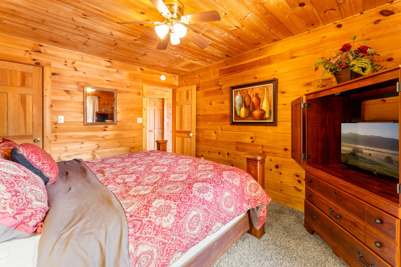 1910 E Mountain View Way