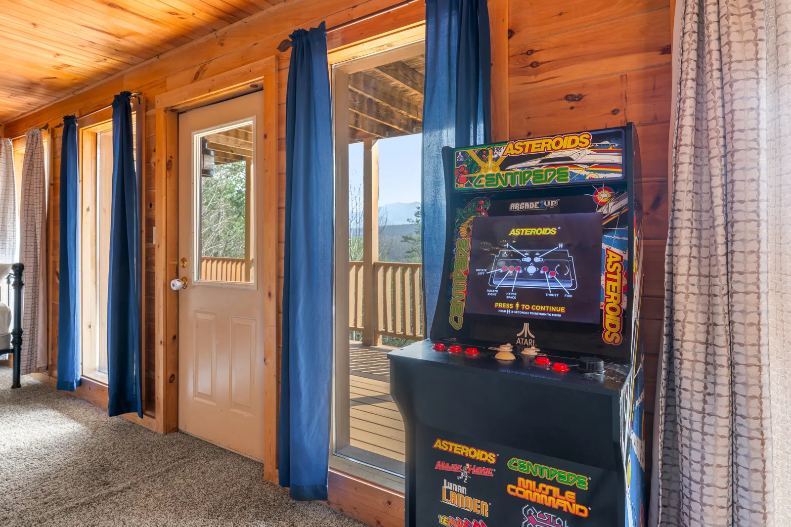 1910 E Mountain View Way