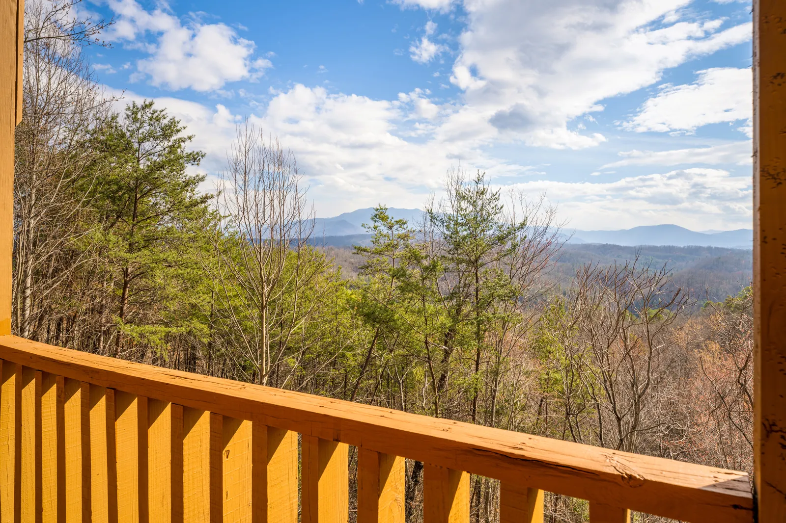 1910 E Mountain View Way