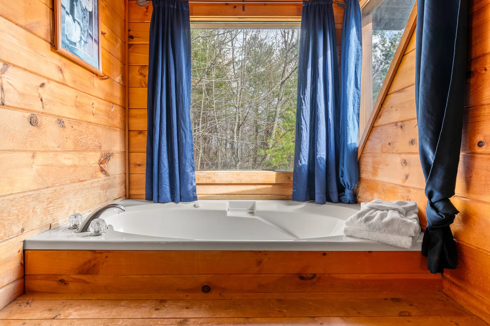 1910 E Mountain View Way