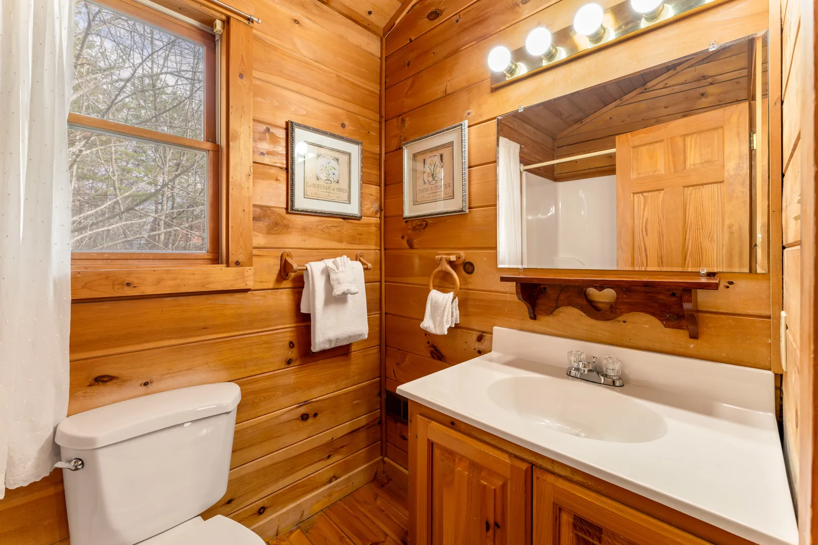 1910 E Mountain View Way