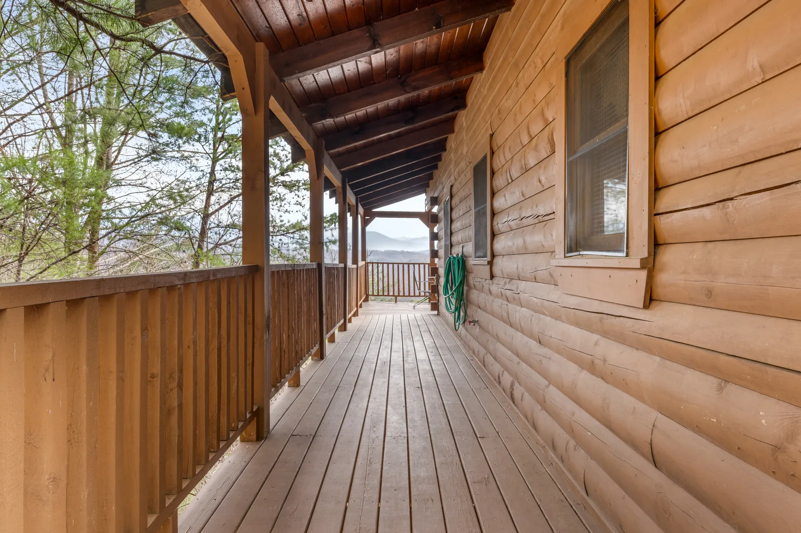 1910 E Mountain View Way