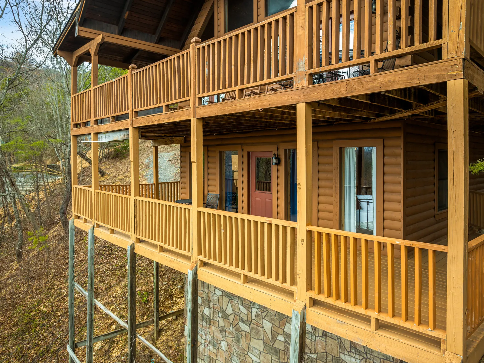 1910 E Mountain View Way