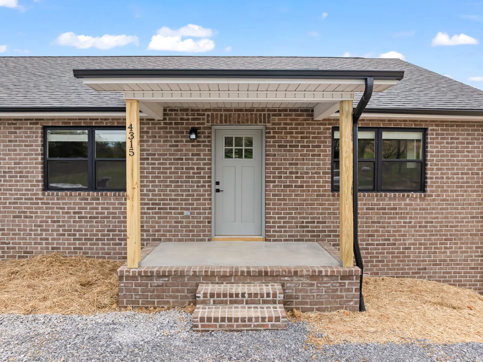 4317 Newport Highway