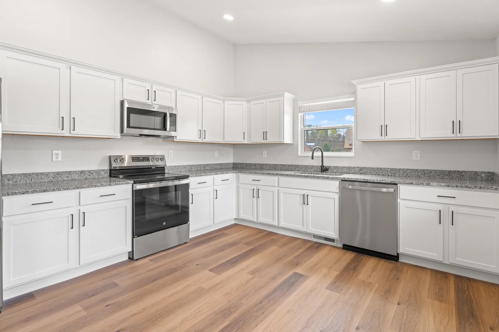 4317 Newport Highway