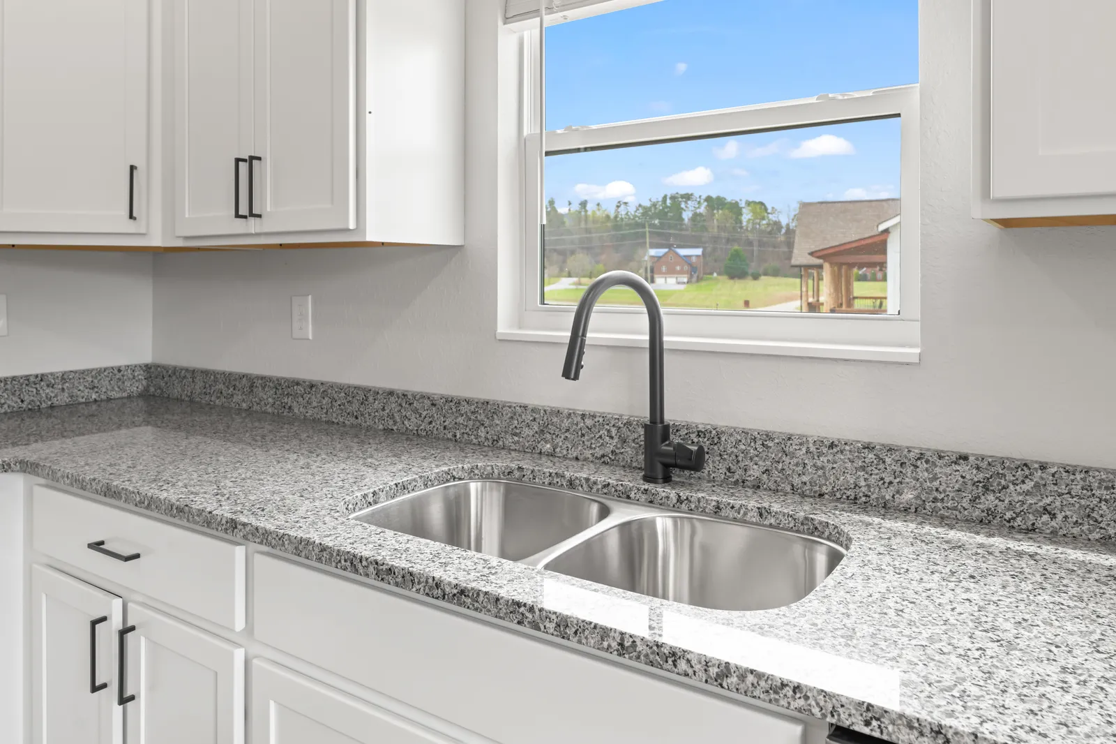 4317 Newport Highway