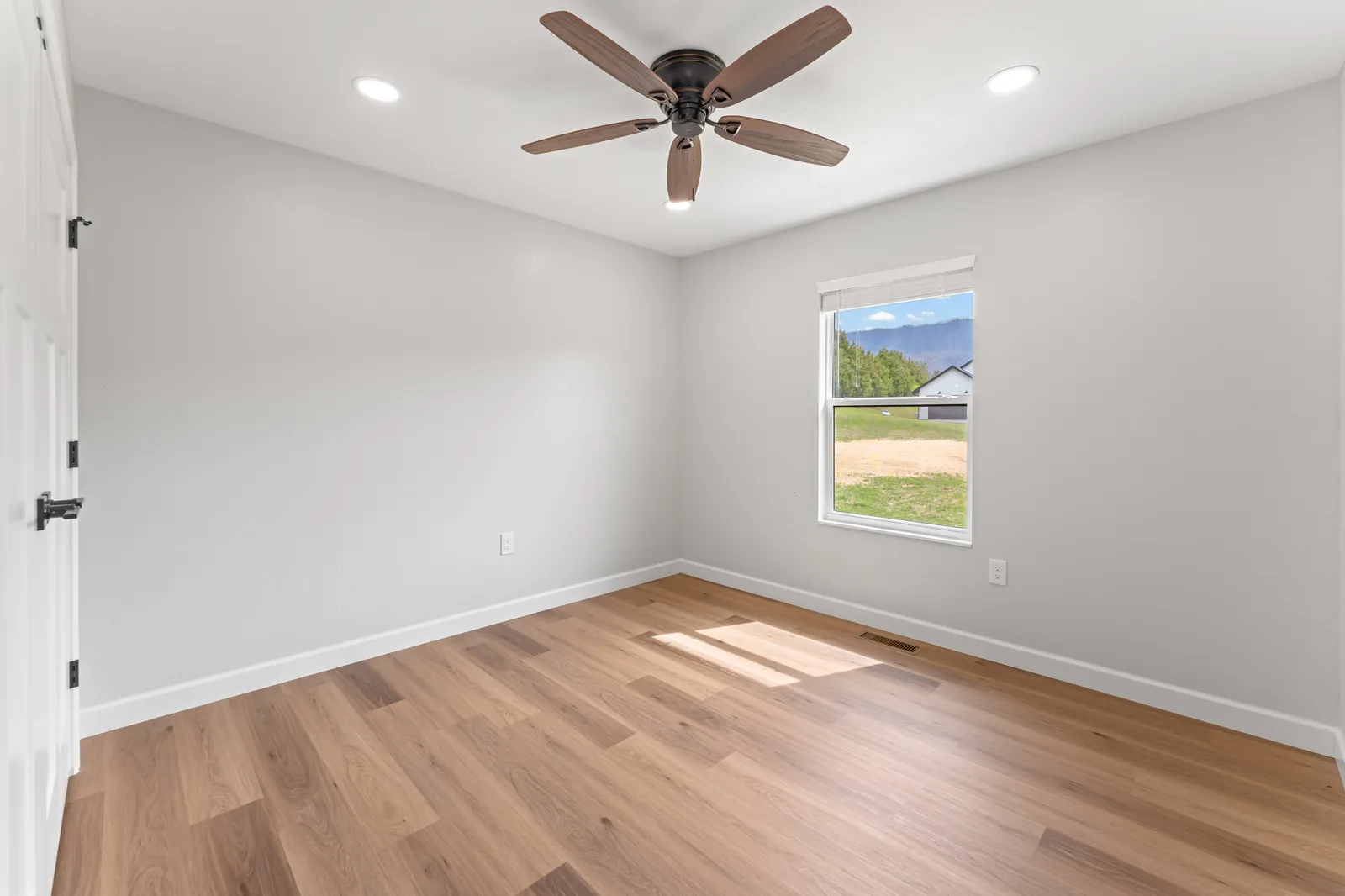 4317 Newport Highway