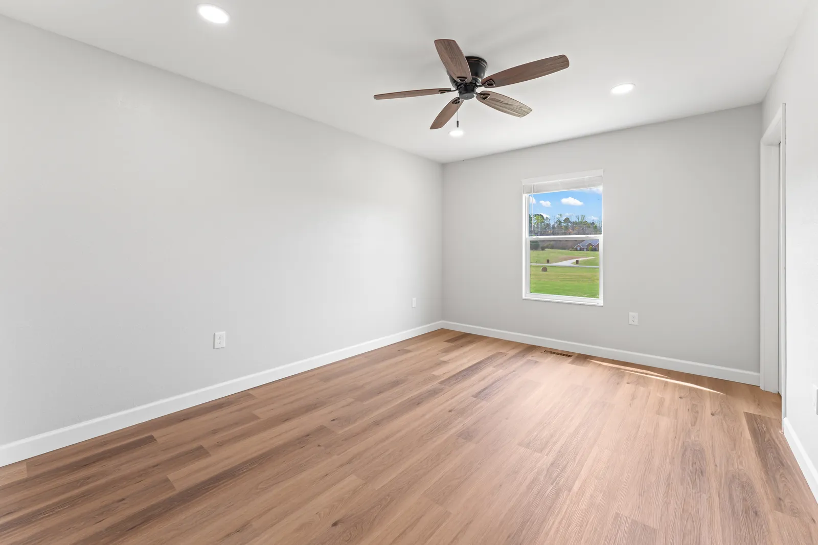 4317 Newport Highway