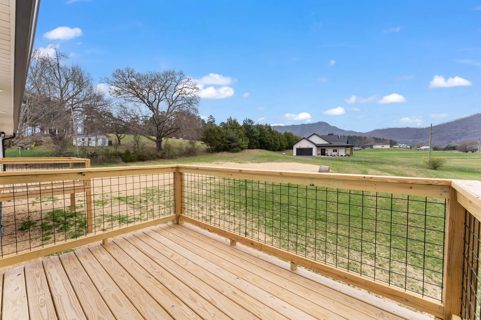 4317 Newport Highway