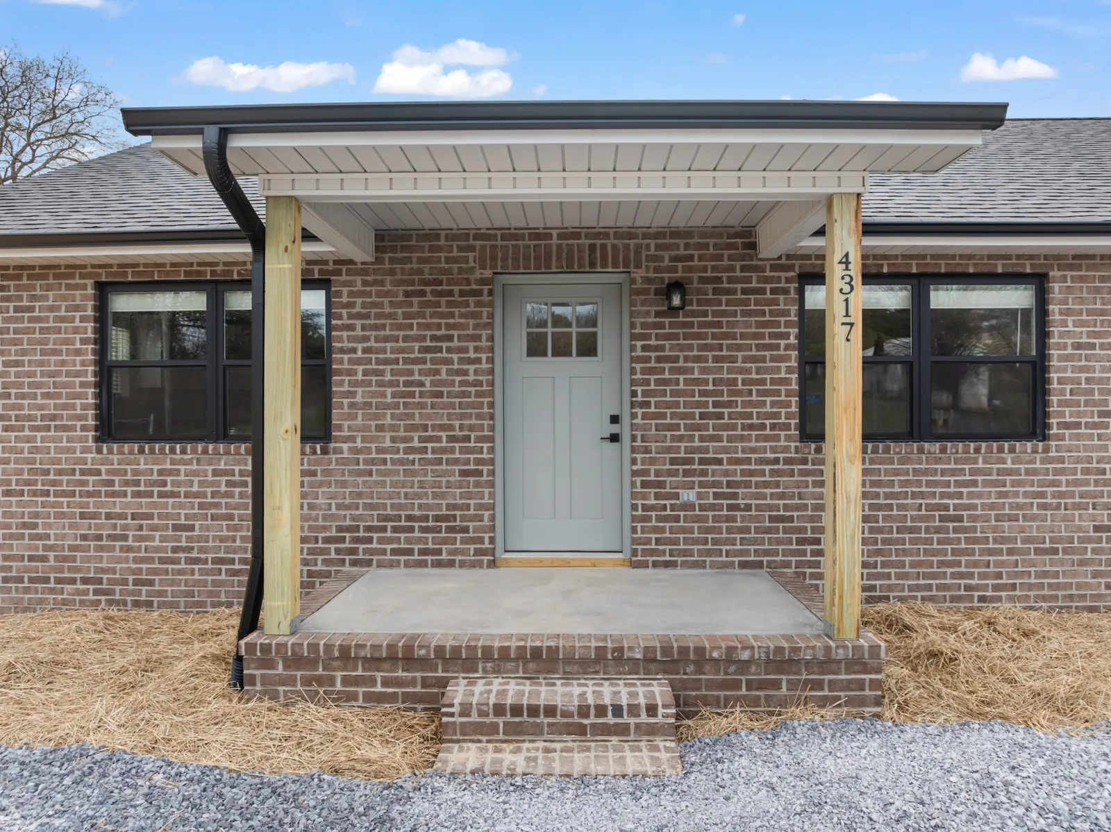 4317 Newport Highway