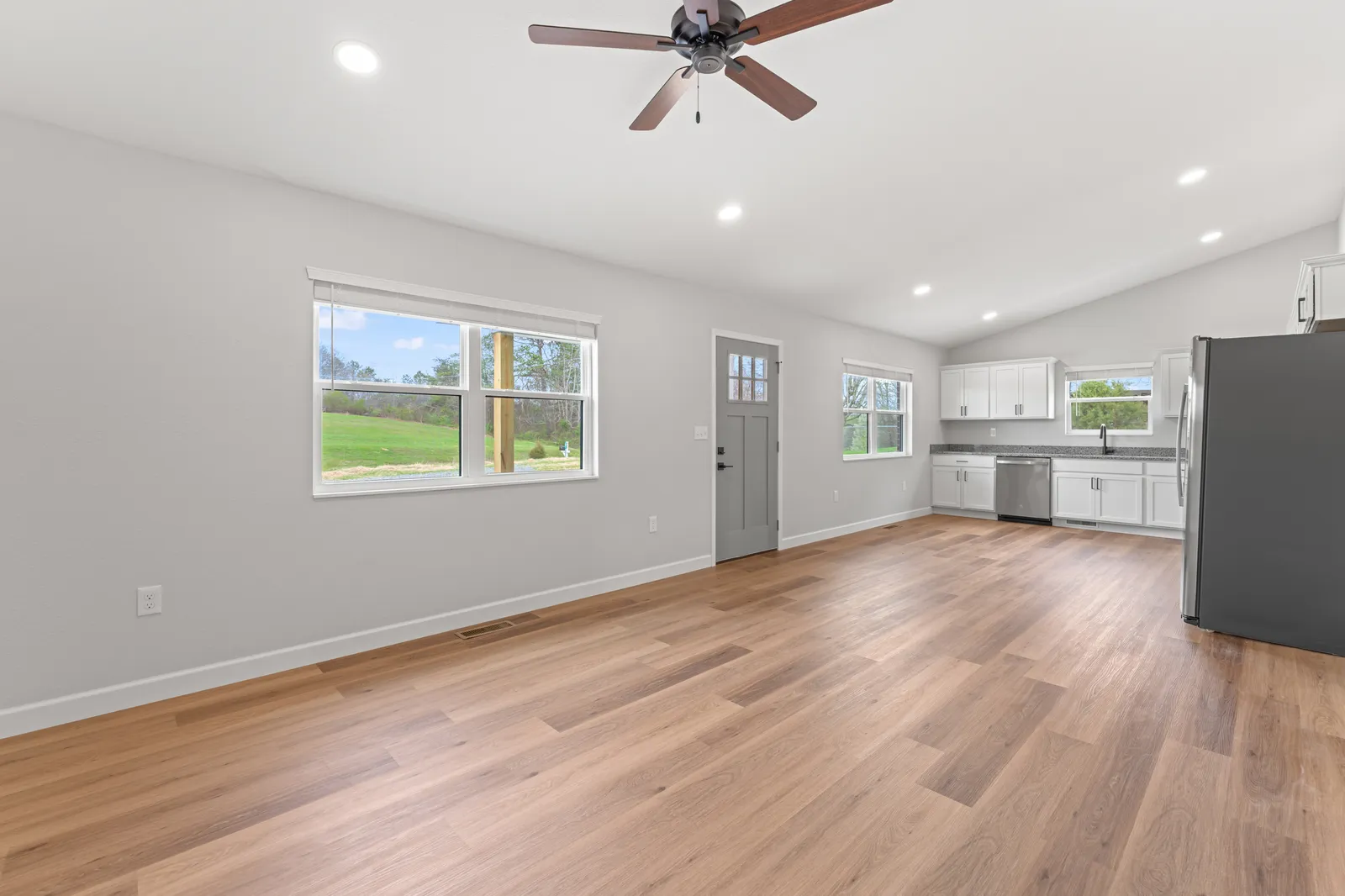 4317 Newport Highway