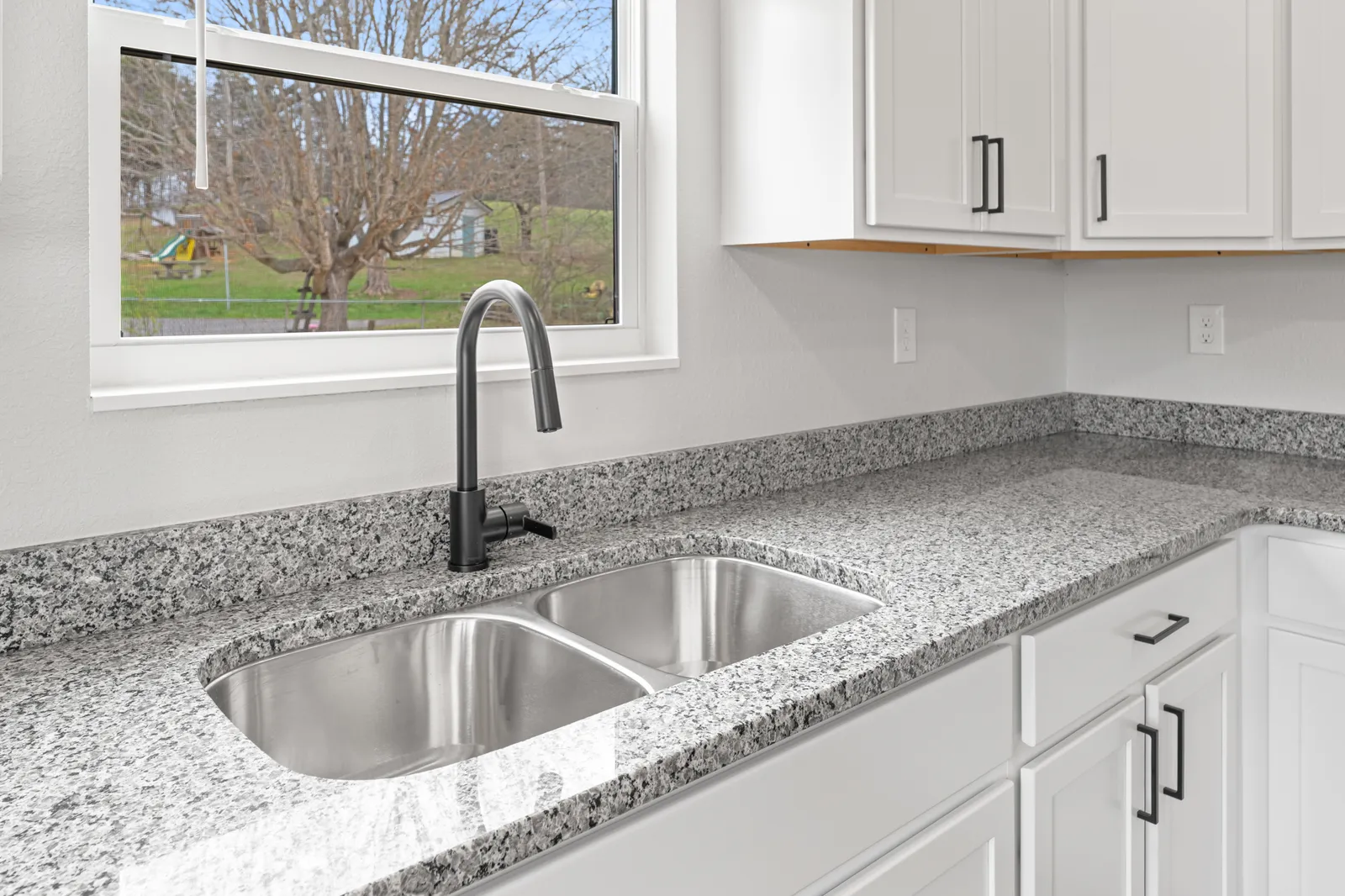 4317 Newport Highway