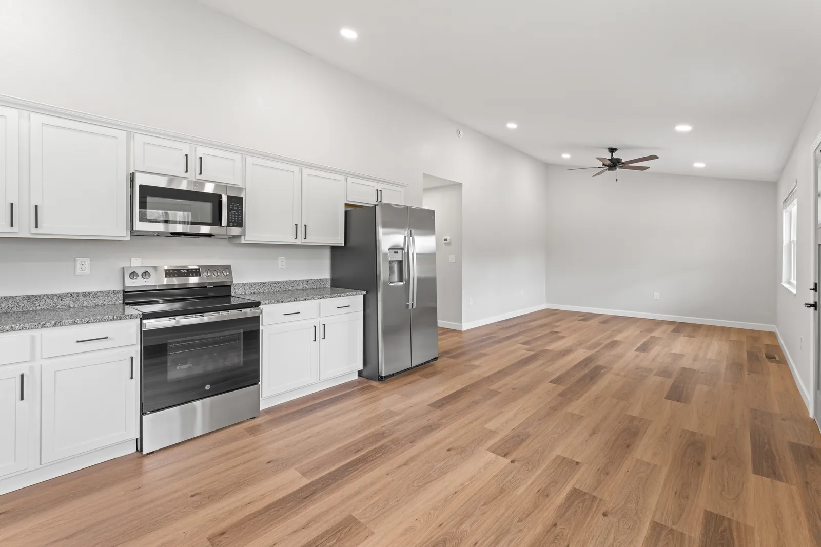 4317 Newport Highway