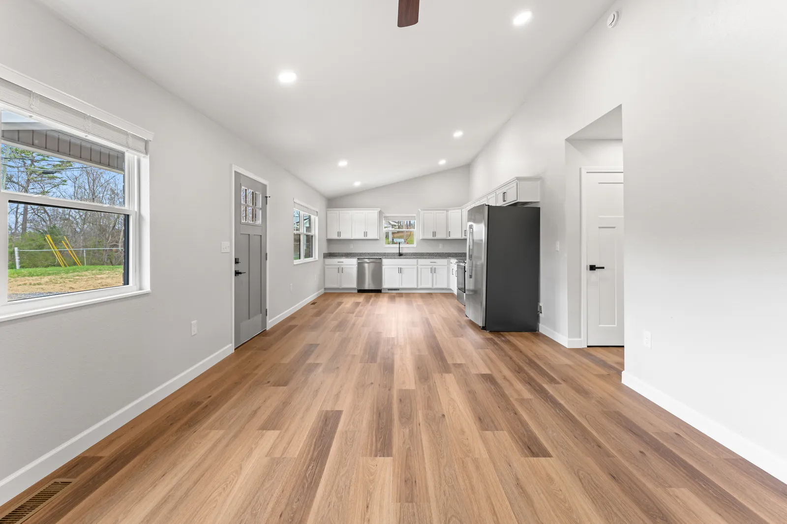 4317 Newport Highway