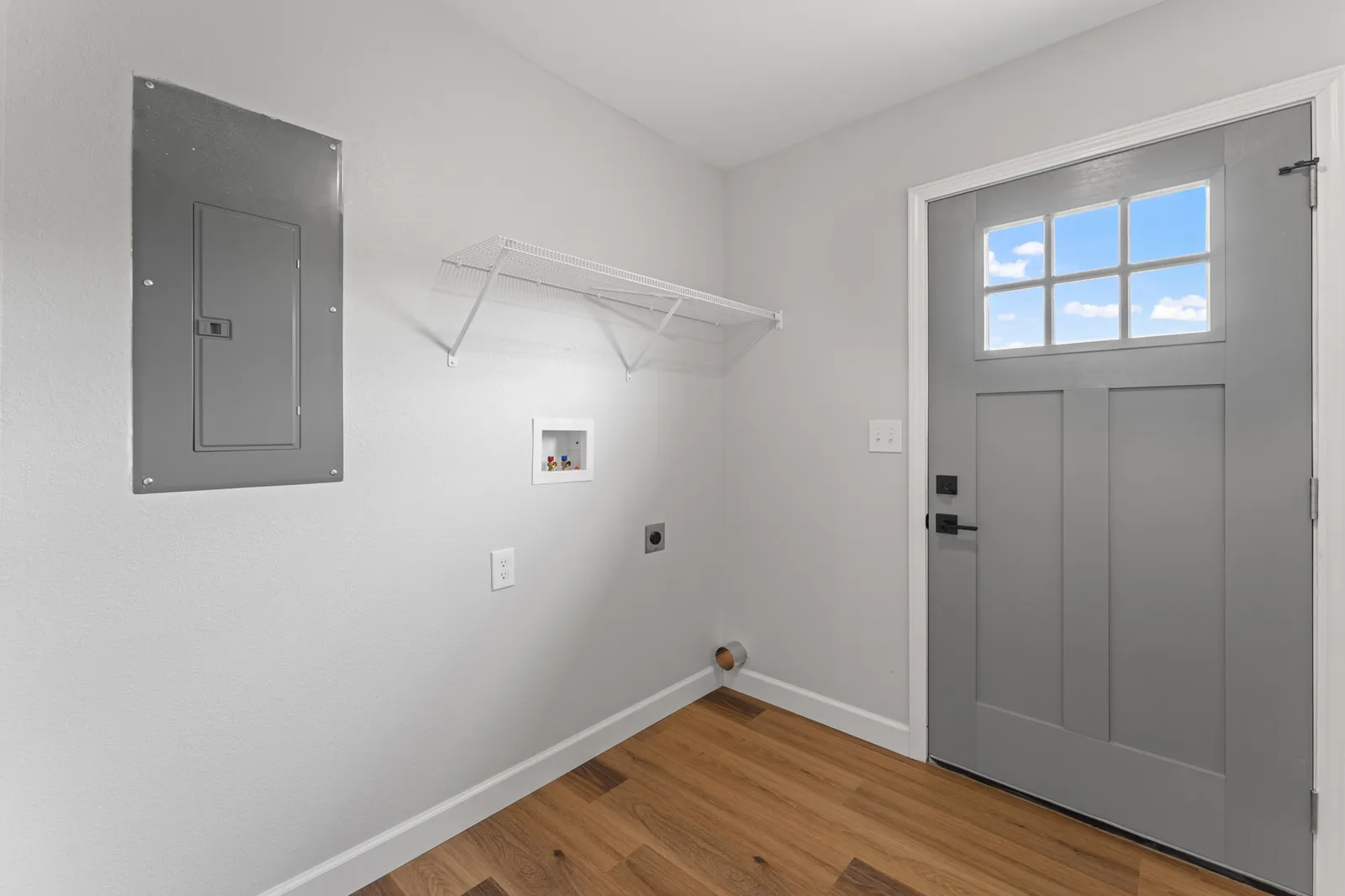 4317 Newport Highway