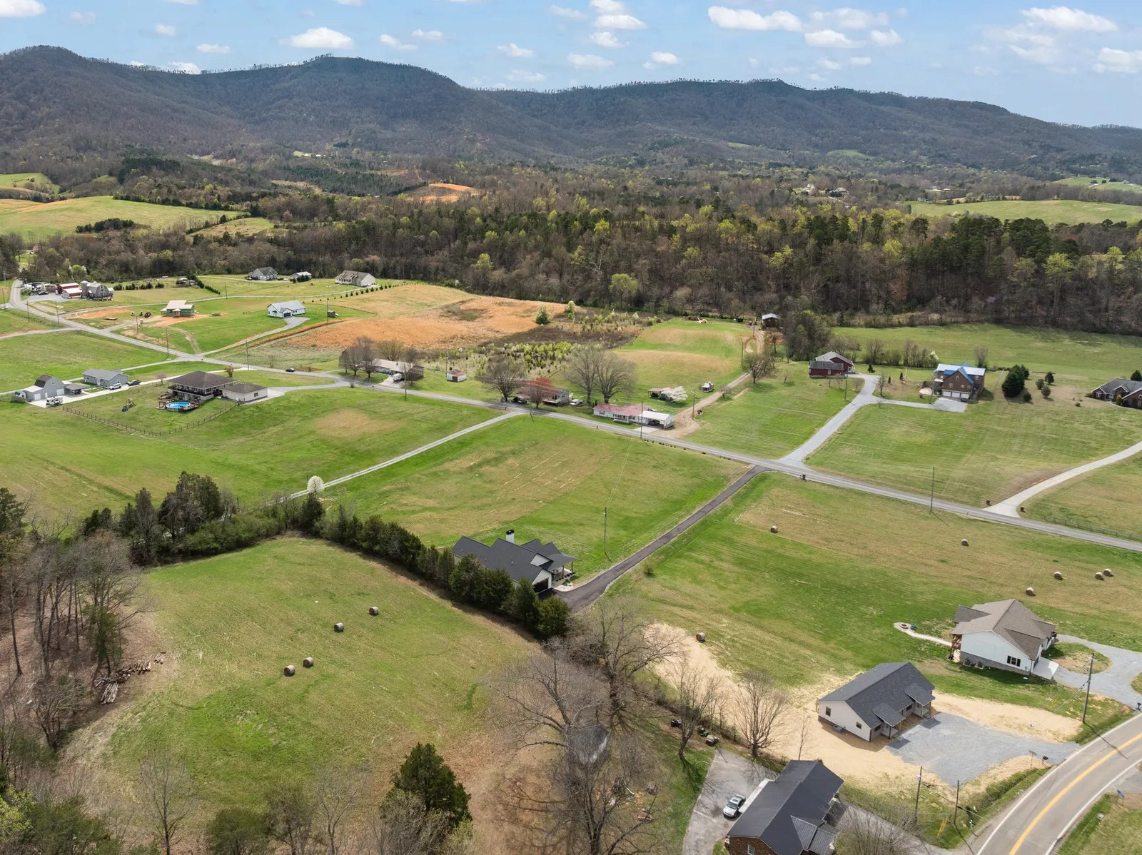 4317 Newport Highway