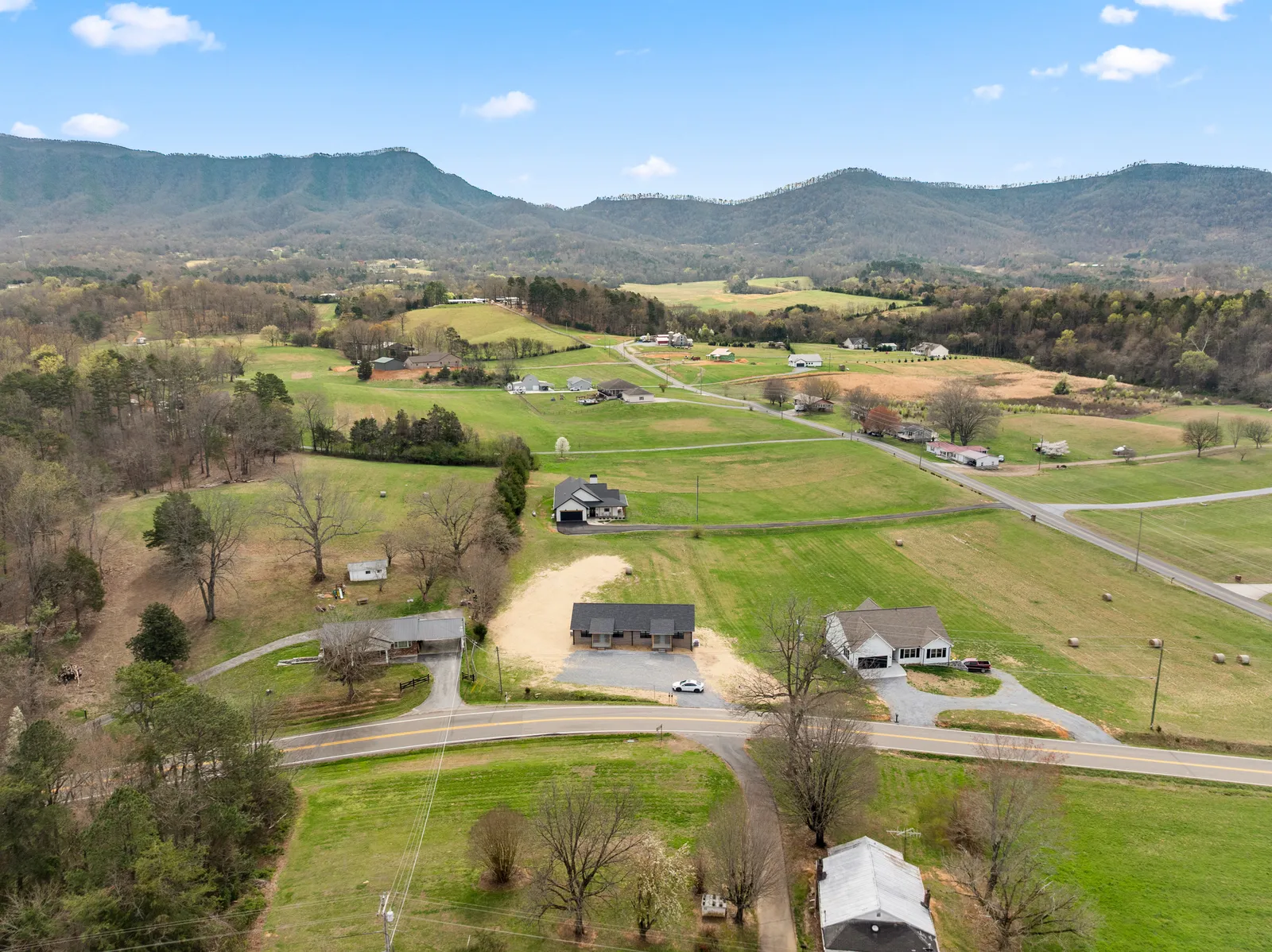 4317 Newport Highway