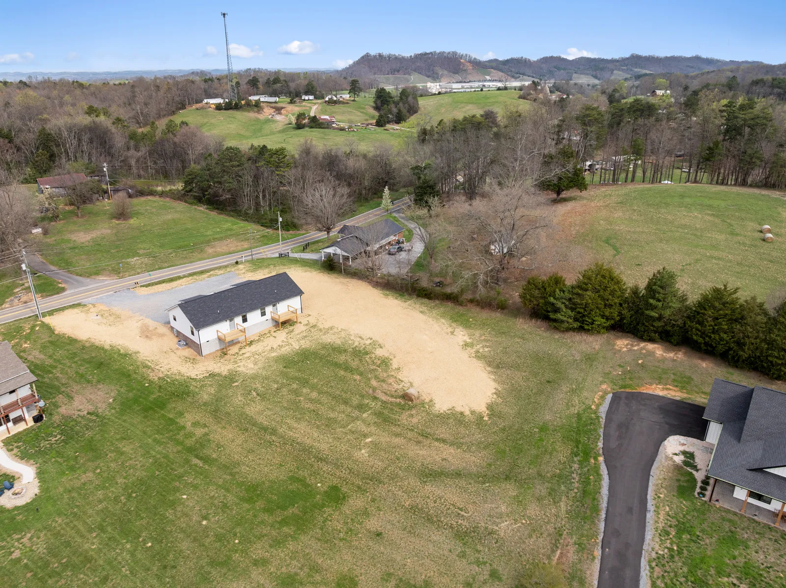 4317 Newport Highway