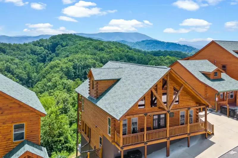 Smoky Mountain cabins with mountain view