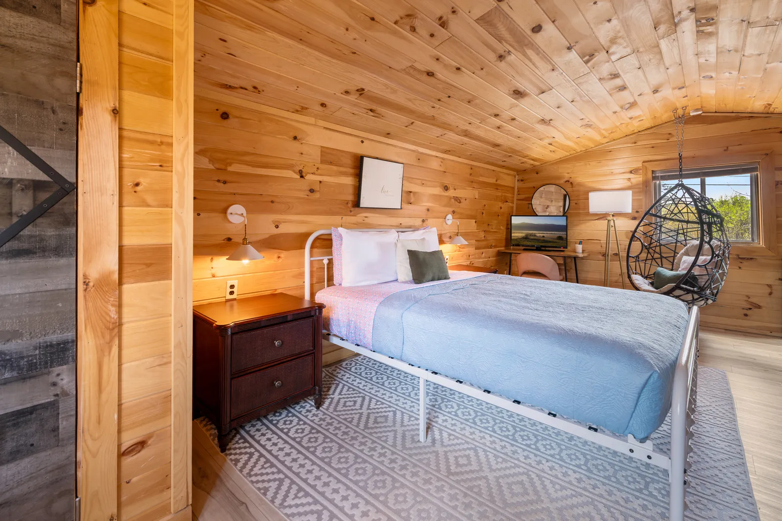 1638 S Mountain View Road