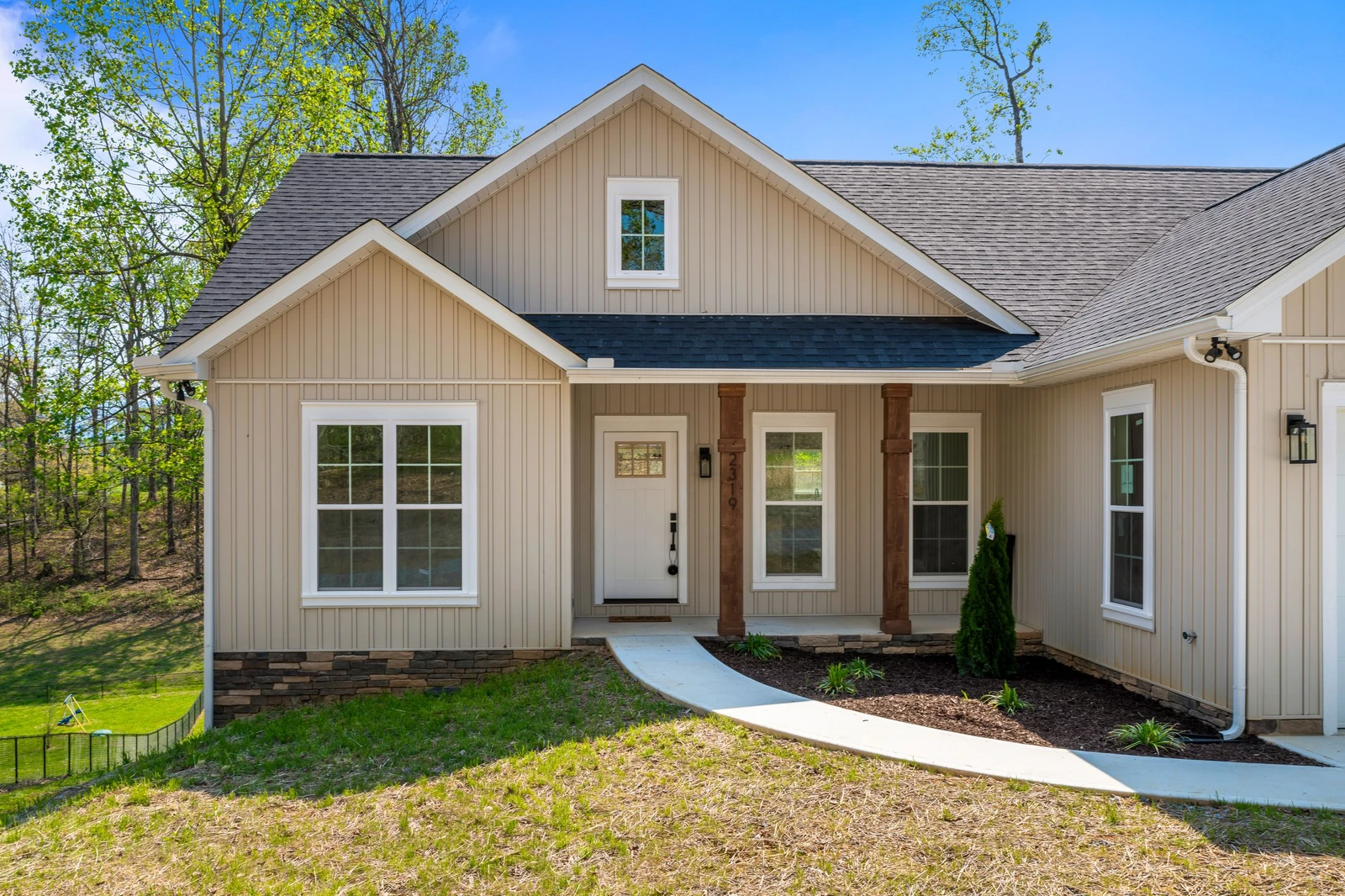 2319 Geraldine Way