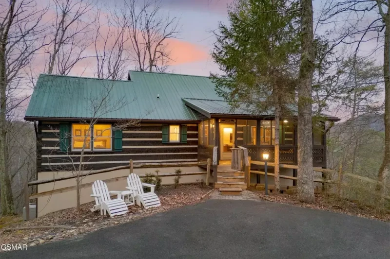 2616 Sunset Cir cabin in the Smoky Mountains