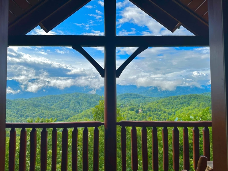 gatlinburg cabin with mountain views