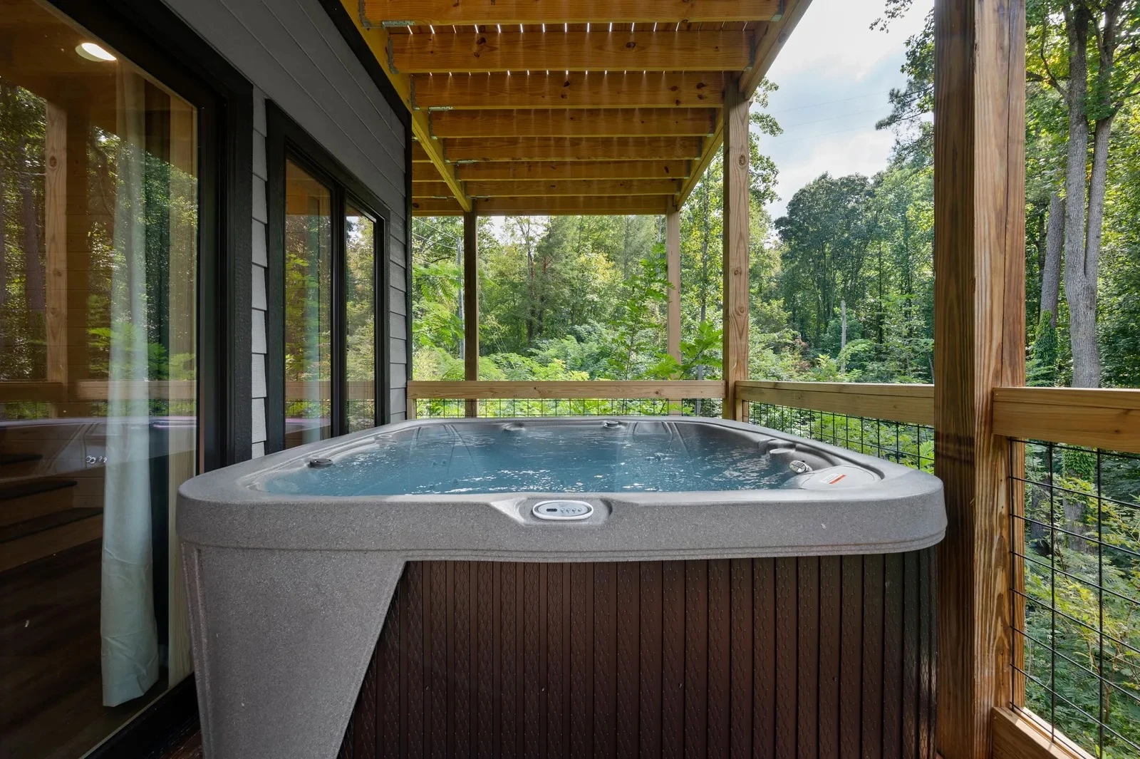 hot tub at cabin in gatlinburg
