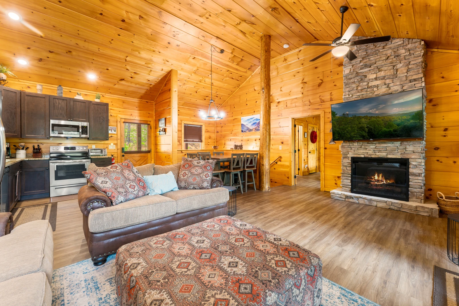1533 Bear Valley Rd