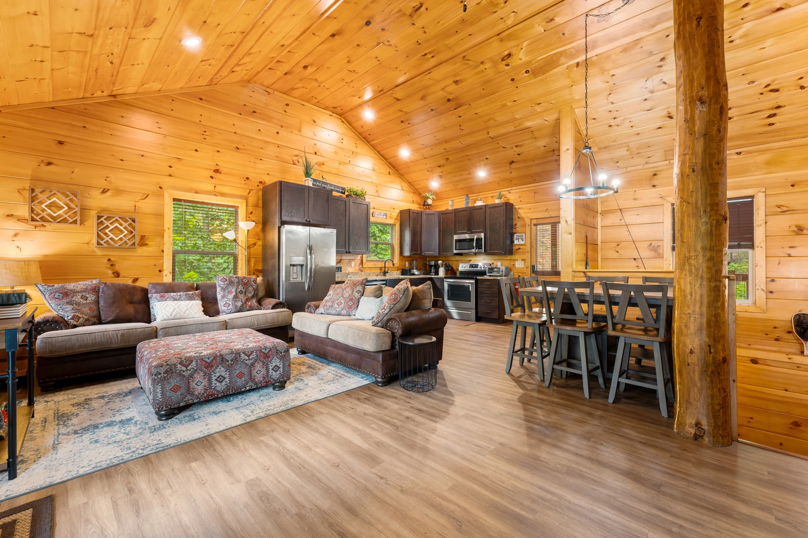 1533 Bear Valley Rd