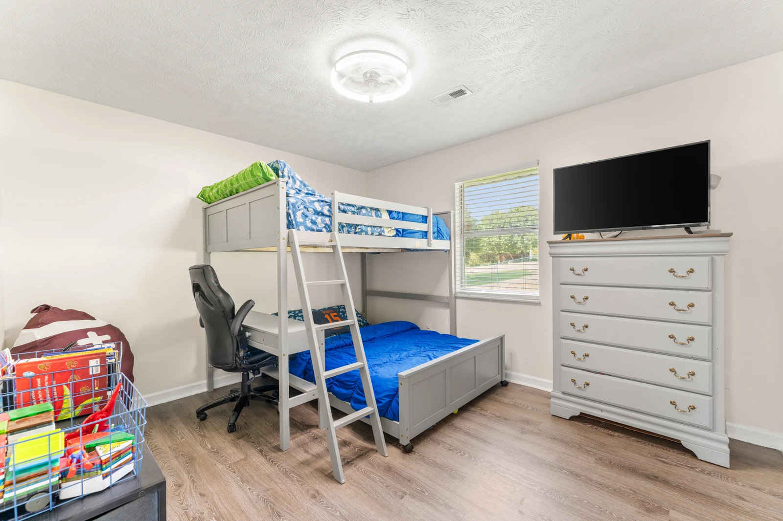 1301 Snappwood Dr