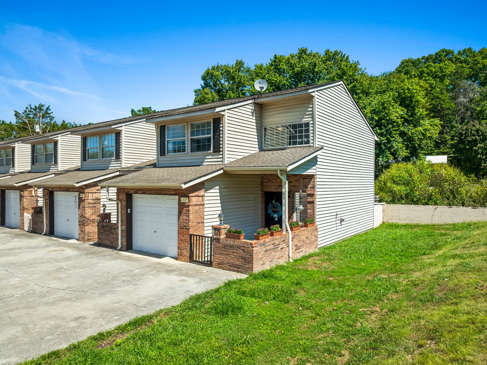 1315 Mountain Meadows Way